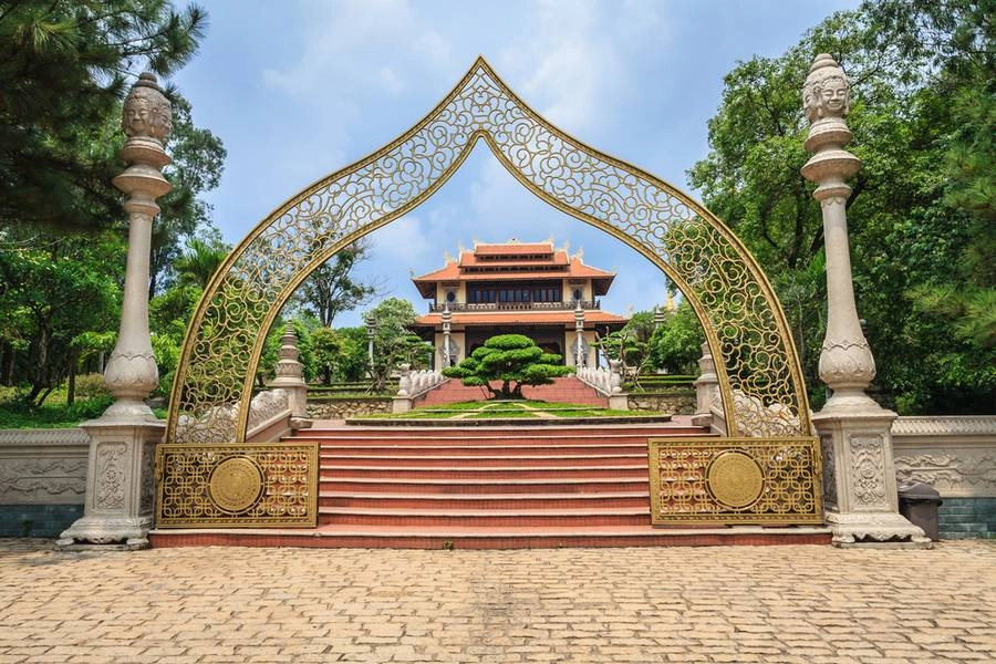 Giờ mở cửa chùa Bửu Long, tham quan từ 8h đến 17h tất cả các ngày