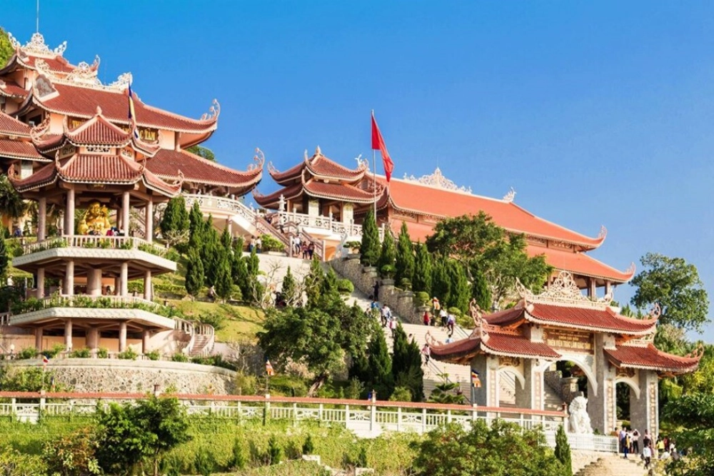 Bài khấn chùa Cái Bầu, cầu bình an cho gia đạo viên mãn