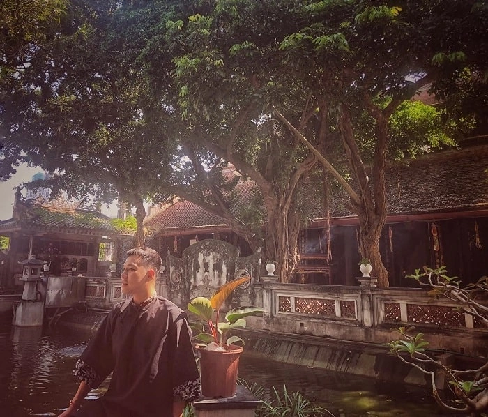 Phố chùa Hà Cầu Giấy, nổi tiếng với nhiều cửa hàng đồ lễ và đồ thờ