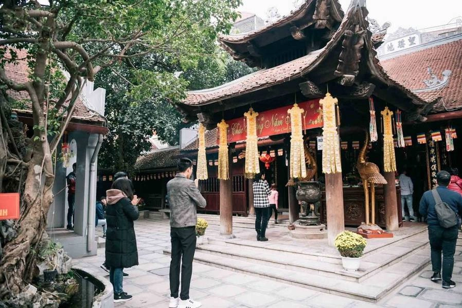 Lễ chùa Hà cầu duyên, thường diễn ra rầm rộ vào đầu năm hoặc lễ tình nhân