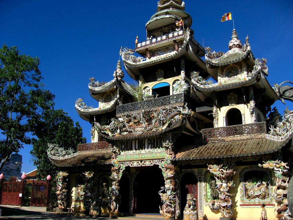Hình ảnh Chùa Linh Phước tuyệt đẹp