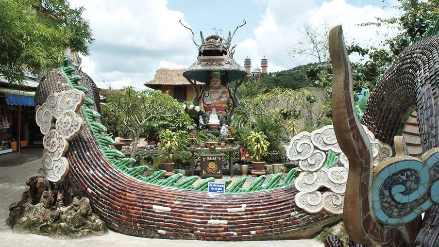 Hình ảnh Chùa Linh Phước Đà Lạt ấn tượng