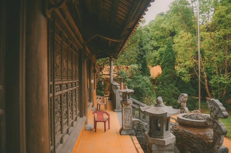 Chùa Lôi Âm Quảng Ninh ở đâu, tọa lạc tại xã Lôi Âm, huyện Quảng Yên, Quảng Ninh