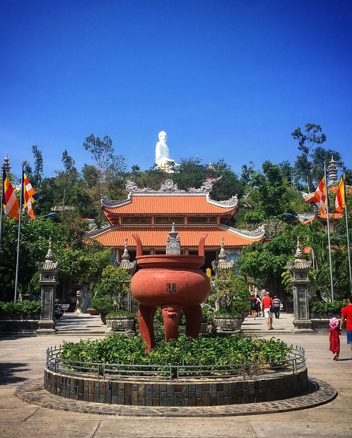 Chùa Long Sơn Nha Trang Khánh Hòa, thu hút du khách bốn phương