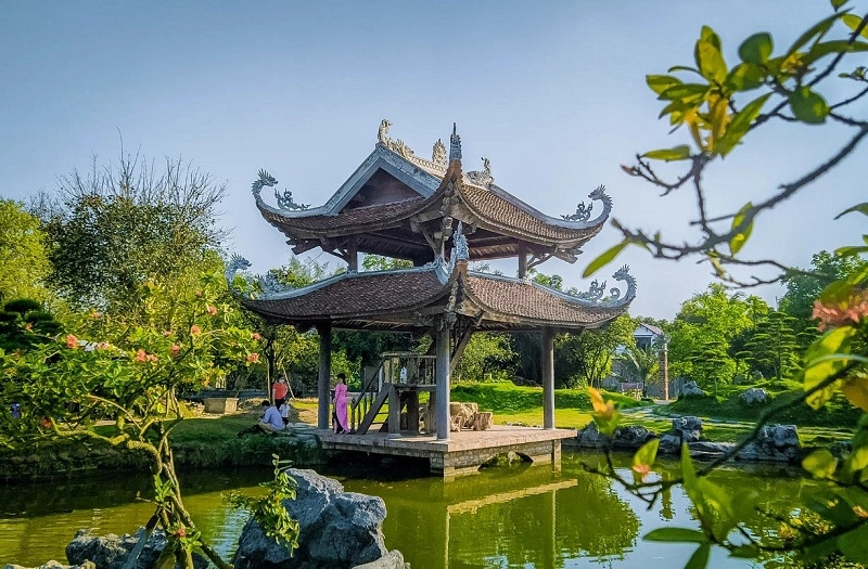 Lầu Quan Âm chùa Nôm, nơi thờ Quan Thế Âm Bồ Tát cầu bình an cho người dân