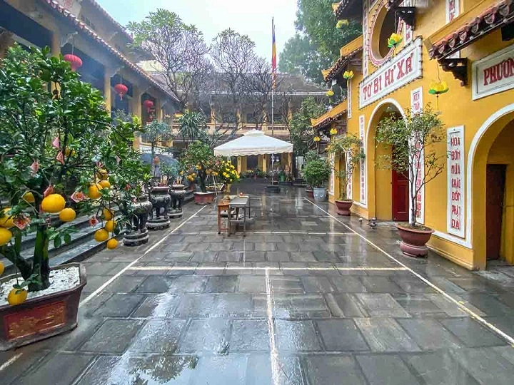 Phật Đản Chùa Quán Sứ rực rỡ hoa đăng
