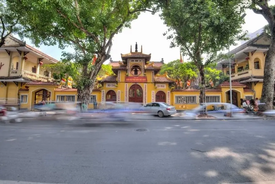 Chùa Quán Sứ nổi bật giữa lòng Hà Nội