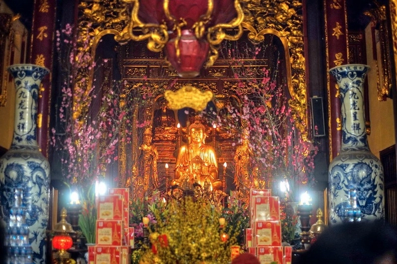 Chùa Quán Sứ thờ ai, Phật và Tổ đình