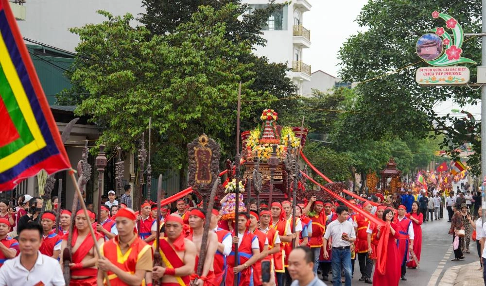 Hội chùa Tây Phương, lễ hội diễn ra vào tháng ba âm lịch