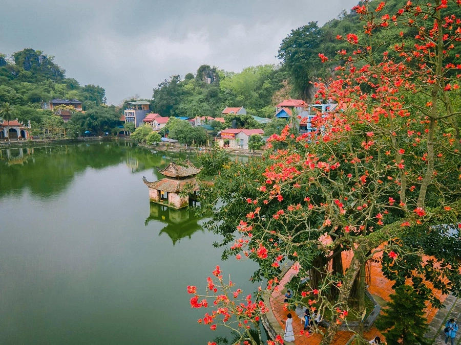 Du lịch chùa Thầy, trải nghiệm không gian yên bình và di tích văn hóa đặc sắc