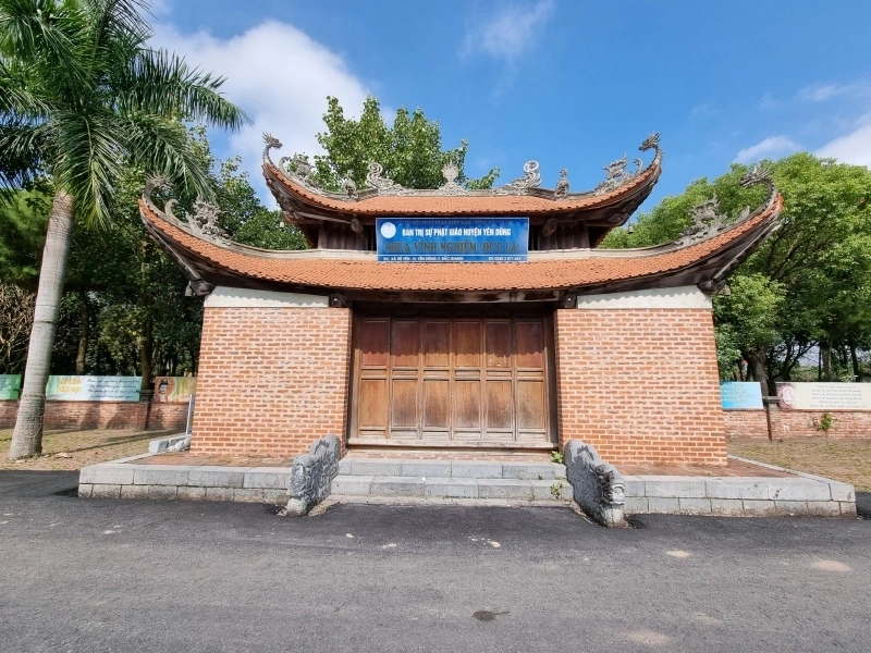Cổng chùa Vĩnh Nghiêm uy nghi giữa đất Phật