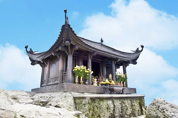 Phong cảnh Yên Tử đẹp nao lòng người chiêm bái