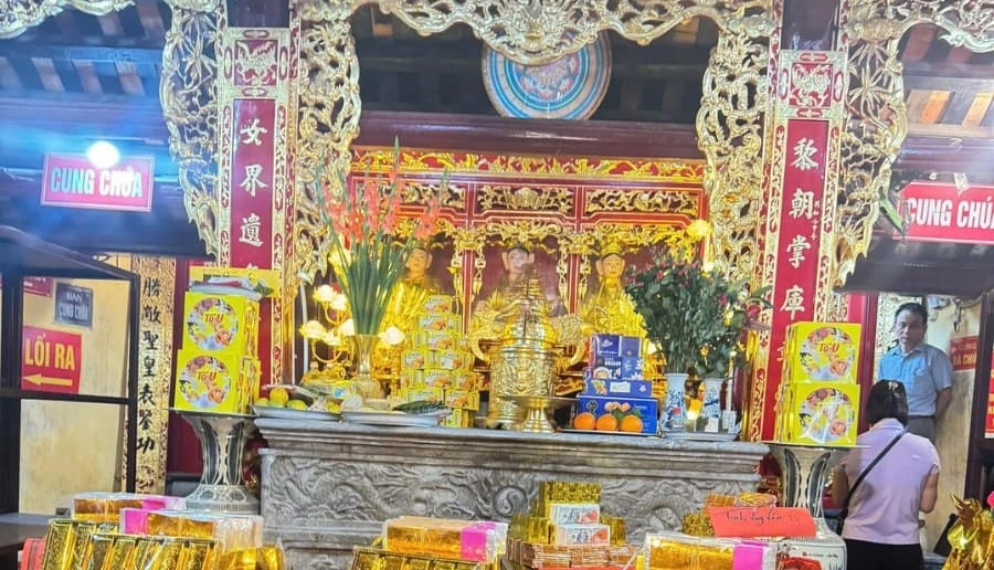 Đền thờ Bà Chúa Kho thu hút khách đầu năm