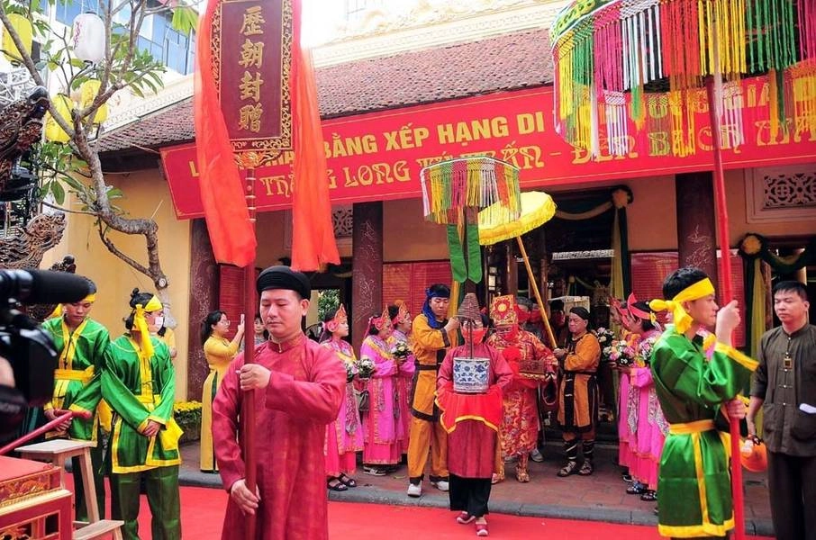 Hội đền Bạch Mã được tổ chức hàng năm trang trọng