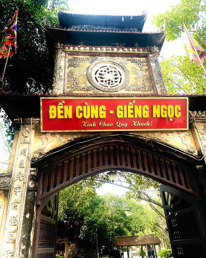 Đi lễ Đền Cùng Giếng Ngọc cầu duyên cầu tài