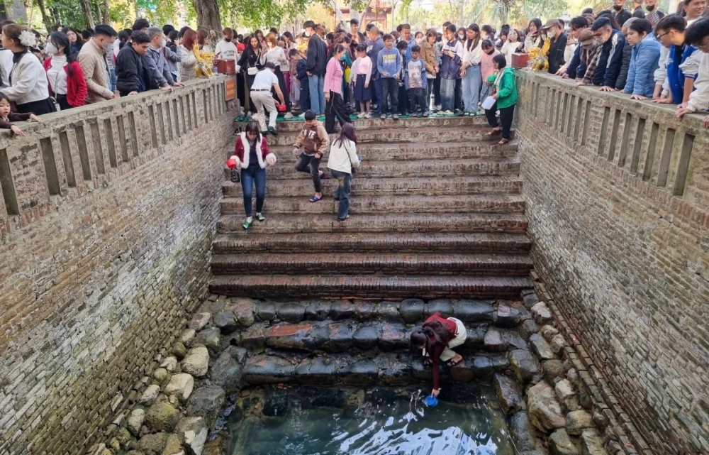 Văn khấn Đền Cùng Giếng Ngọc chuẩn truyền thống