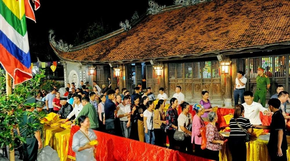 Giới thiệu về đền Kiếp Bạc, đền là nơi tôn vinh công lao Trần Quốc Tuấn