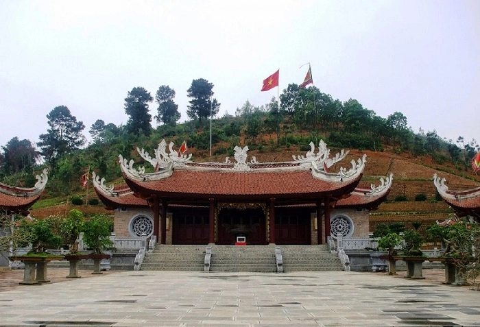 Đền thờ Quốc Mẫu Âu Cơ, nơi con cháu bày tỏ lòng thành kính đối với mẹ Âu Cơ