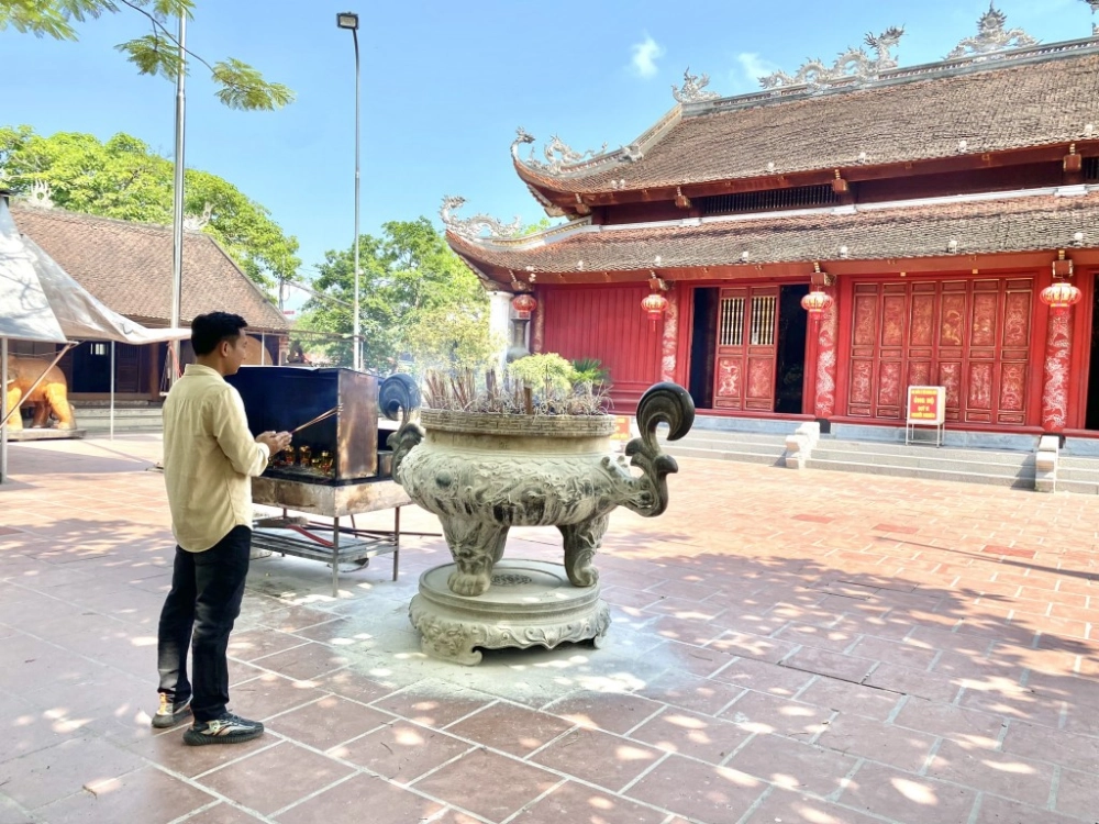 Đền Ông Hoàng Mười thờ ai, thờ vị thần linh thiêng của vùng đất Nghệ An và Hà Tĩnh