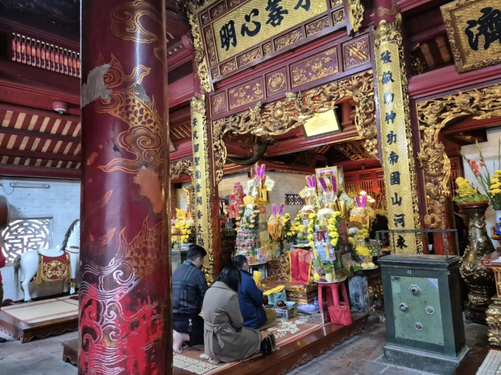 Du lịch đền Ông Hoàng Mười, điểm đến lý tưởng cho du khách muốn tìm hiểu văn hóa tâm linh