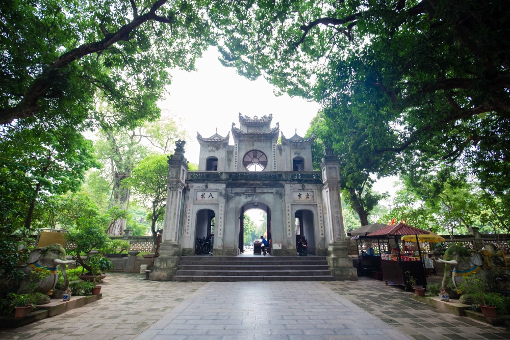 Đền quán thánh thờ những ai, chỉ thờ một vị Trấn Vũ