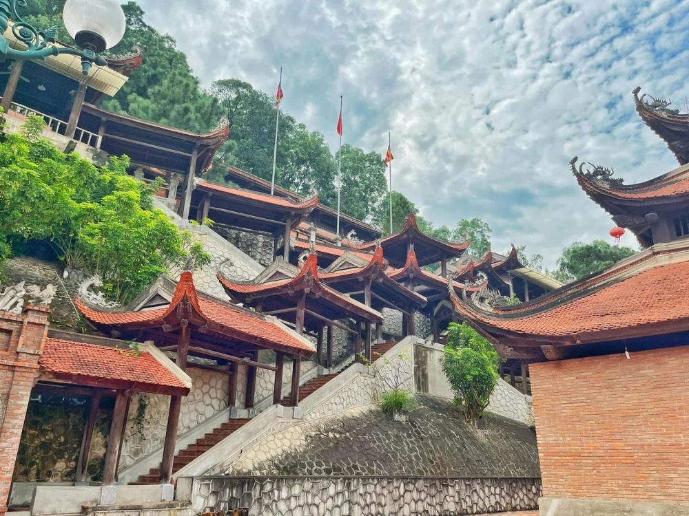 Đền Sóc Sơn thờ Thánh Gióng uy nghiêm