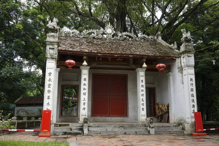 Đền Voi Phục mở cửa đến mấy giờ, từ 8 giờ sáng đến 6 giờ tối mỗi ngày