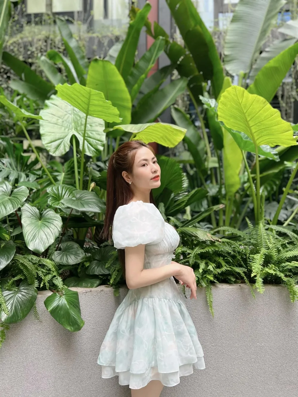 Cô từng học tại đâu là điều fan của diễn viên Việt Hoa rất quan tâm