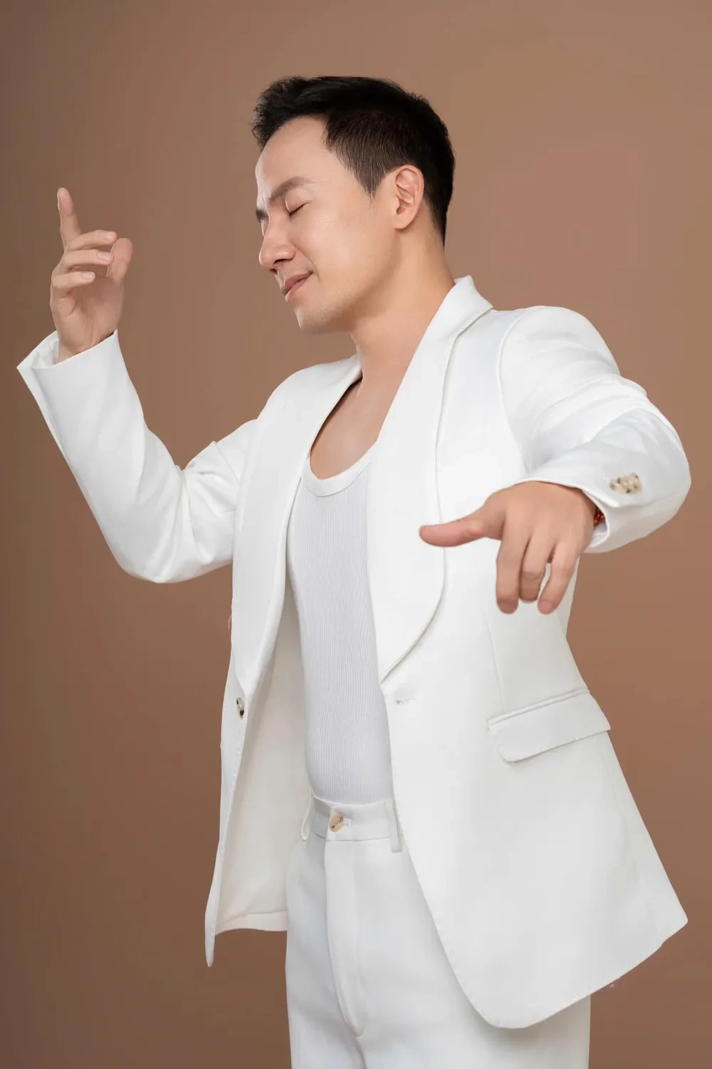 Trọn bộ tiểu sử Đinh Tiến Đạt đầy đủ