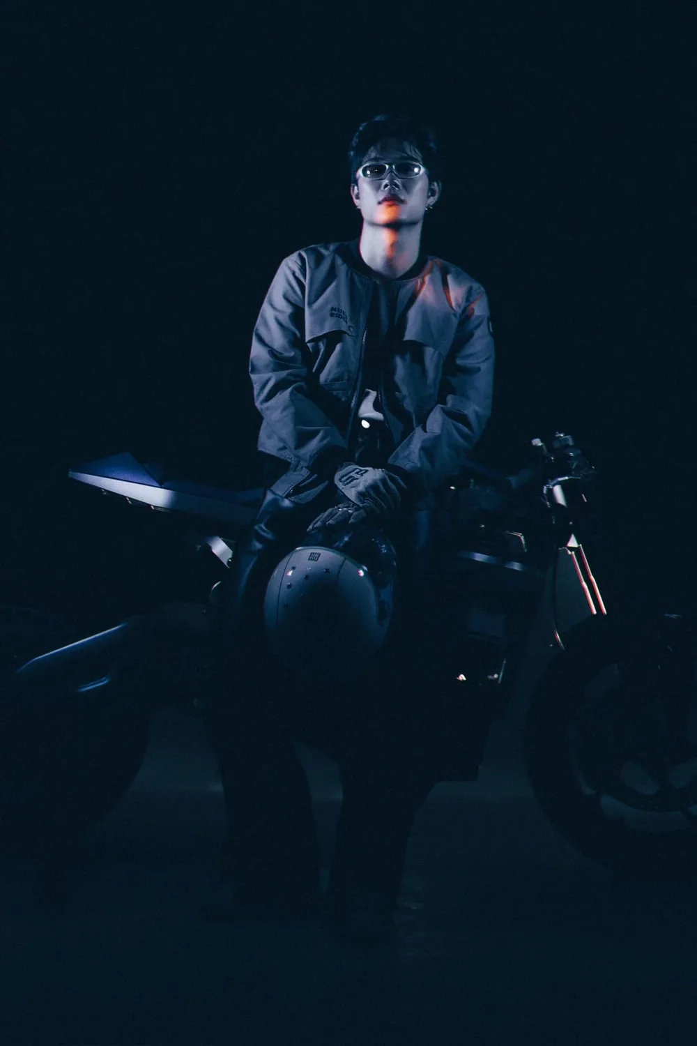 Đầy cảm xúc qua Dương Domic mất kết nối lyrics