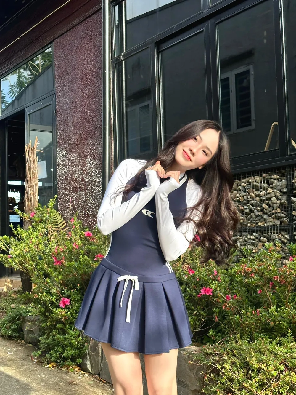 Nhiều người thắc mắc về việc hoa hậu Mai Phương bán vương miện