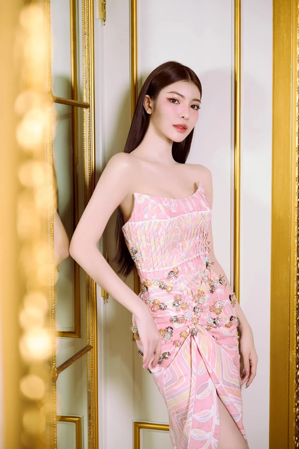 Cộng đồng mạng xôn xao vì Tường San thi hoa hậu chuyển giới