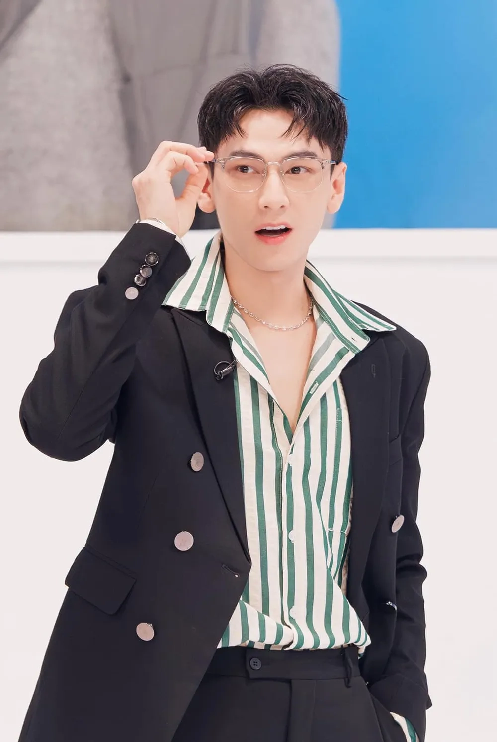 Cập nhật ảnh mới trên Isaac Instagram