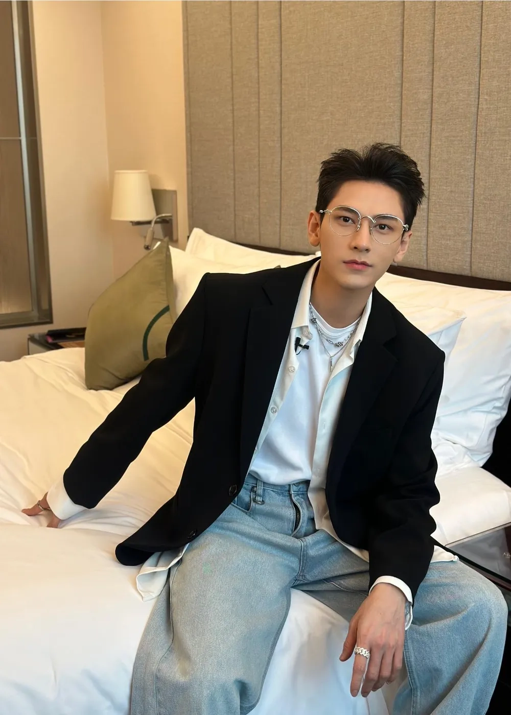 Cuộc sống và sự nghiệp của Isaac là ai