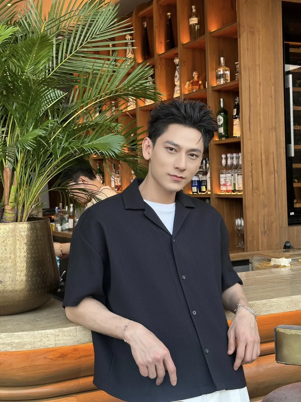Ai cũng thừa nhận Isaac đẹp trai