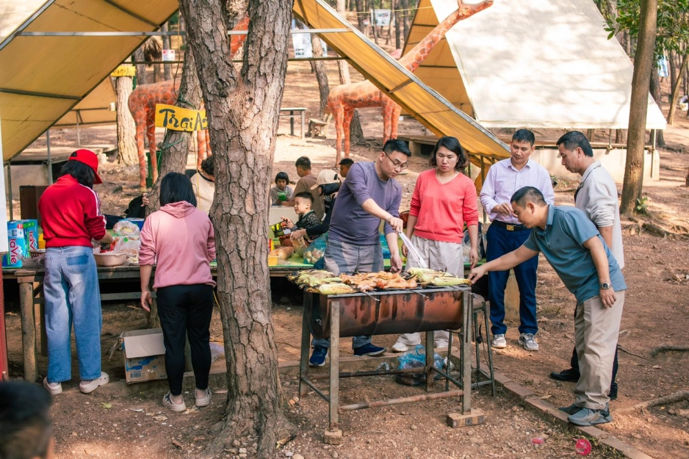 Kinh nghiệm du lịch Bản Rõm nên đi theo nhóm đông người