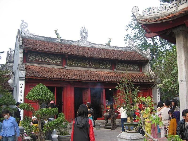 Vé vào đền Ngọc Sơn giá cả hợp lý cho chuyến tham quan văn hóa