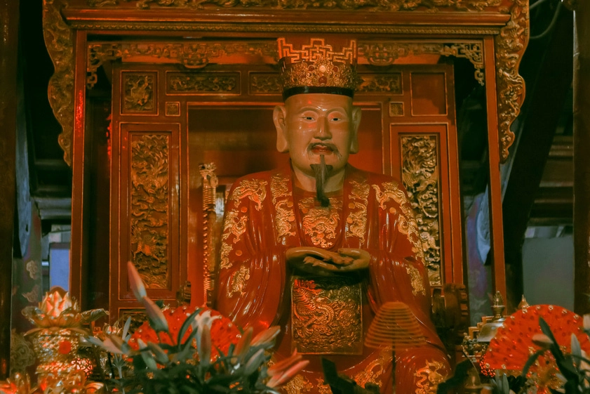 Sự tích đền Ngọc Sơn kể về truyền thuyết liên quan đến Hồ Gươm