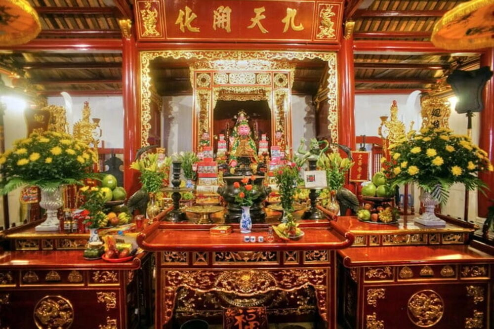 Trong đền Ngọc Sơn có gì thờ thần, tượng trưng cho văn hóa trí thức