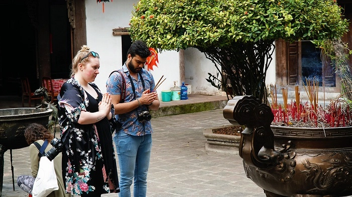 Văn khấn đền chử đồng tử lưu truyền qua nhiều thế hệ
