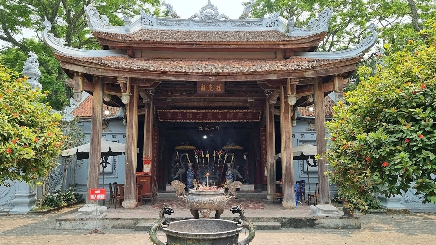 Đền chử đồng tử tiên dung nổi tiếng linh thiêng miền Bắc