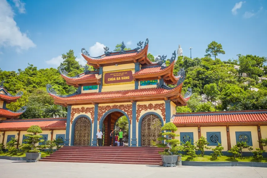 Chùa ba vàng nằm ở tỉnh nào nằm ở Quảng Ninh, một tỉnh miền Bắc nổi tiếng