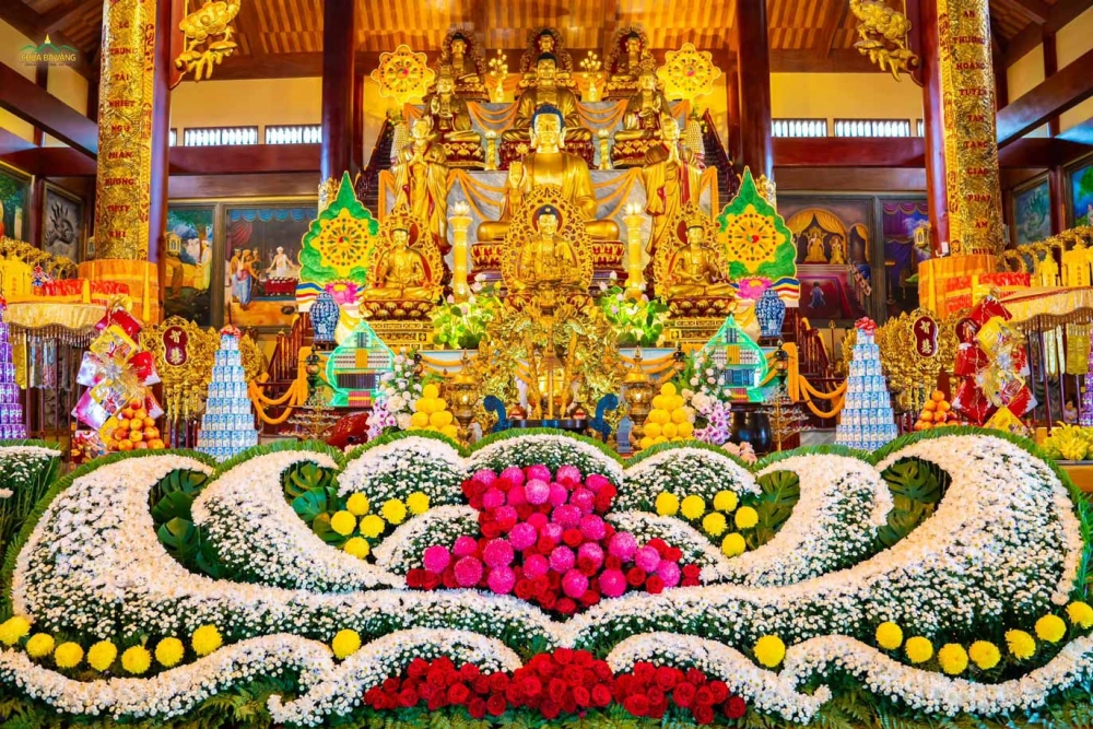 Kinh tam bảo chùa ba vàng là bài kinh quan trọng, cầu bình an cho mọi người