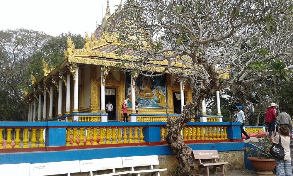 Khám phá lịch sử hình thành chùa dơi và sự phát triển của ngôi chùa