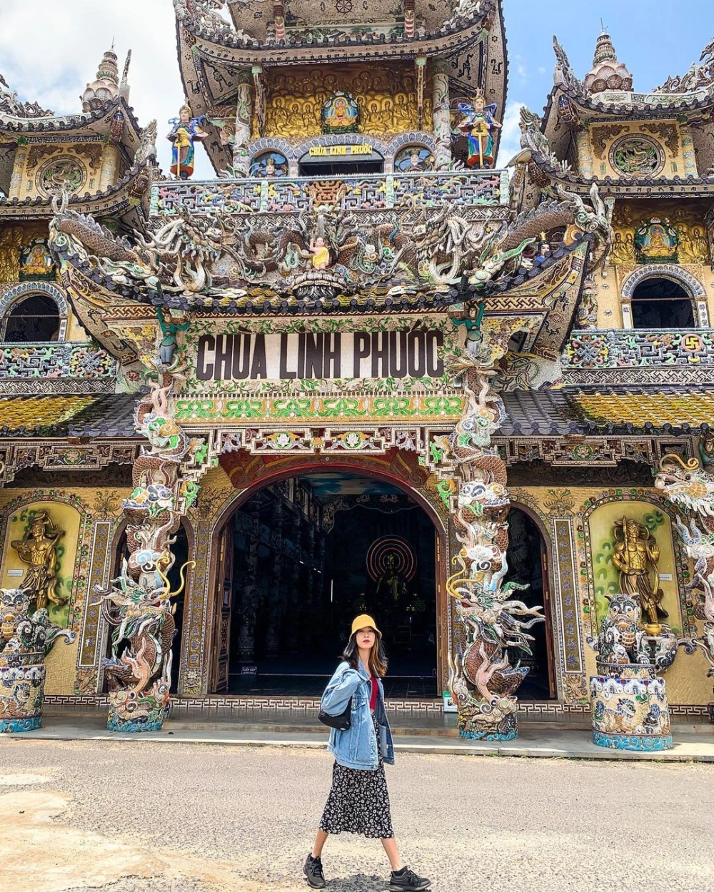 Tour chùa linh phước đà lạt được các hãng lữ hành tổ chức thường xuyên