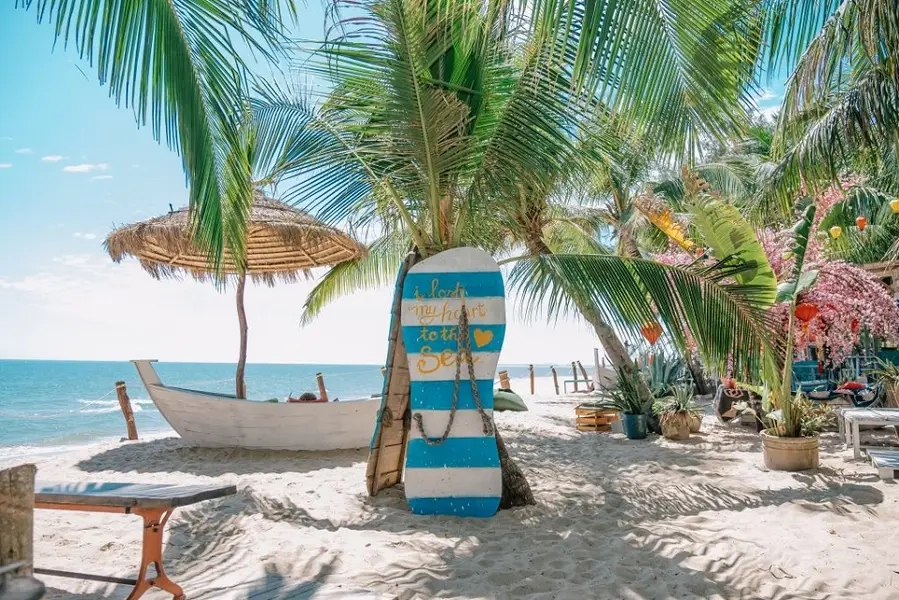 Bãi biển mát lạnh tại biển coco beach tuyệt vời cho kỳ nghỉ