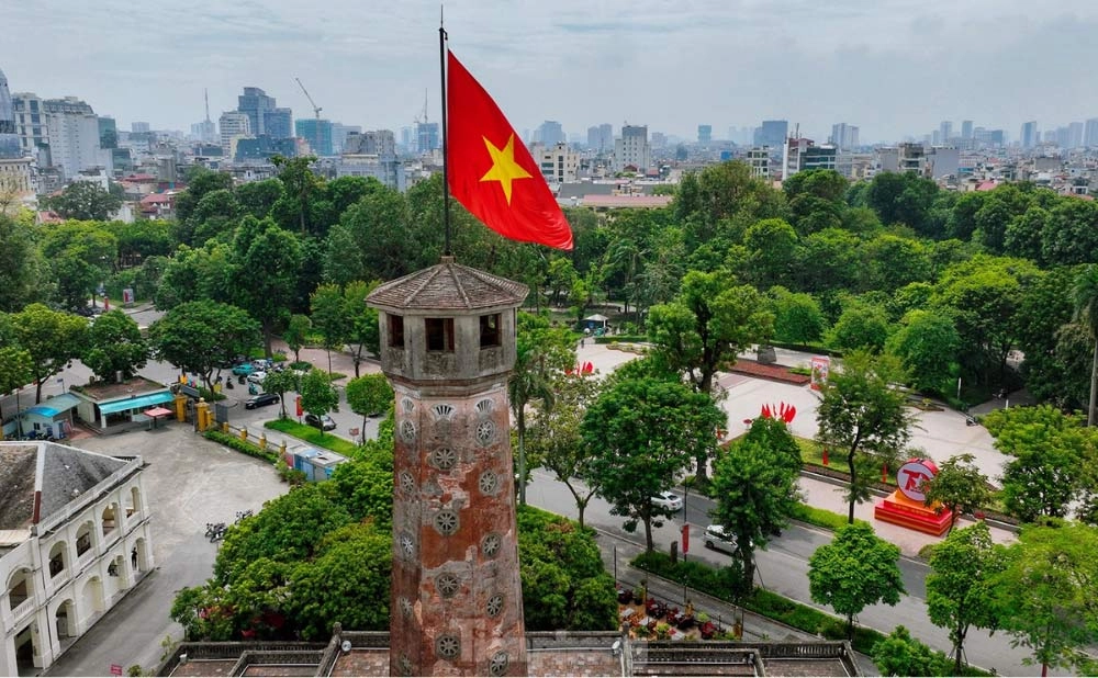 Cột cờ Hà Nội do ai xây dựng khám phá lịch sử kiến trúc của cột cờ
