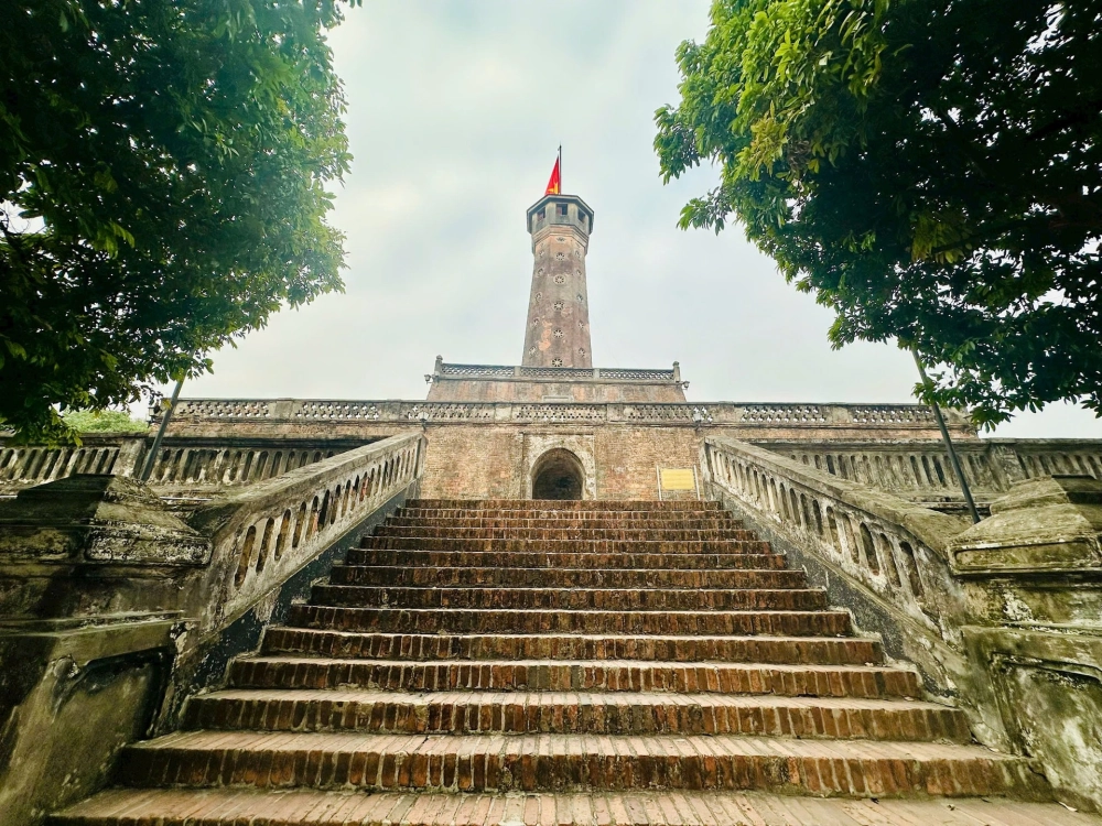 Cột cờ Hà Nội được xây dựng thời vua nào tìm hiểu thời kỳ lịch sử xây dựng