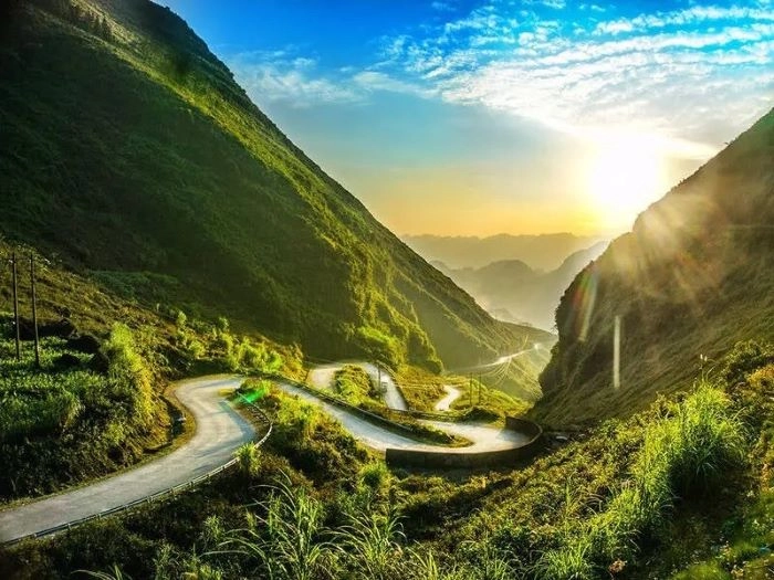 Đèo mã pí lèng ở Hà Giang là điểm đến không thể bỏ qua
