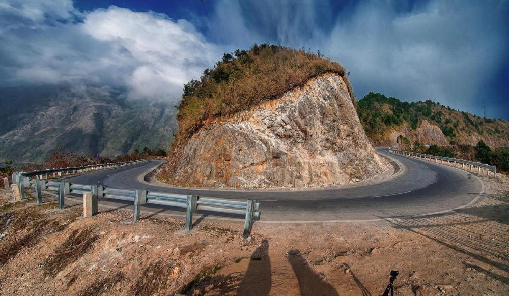 Cách đi đèo ô quy hồ rất dễ dàng từ thị trấn Sapa bằng xe máy hoặc ô tô